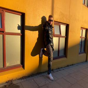 Miðbæjarkrakki (Intro)