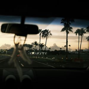 短暂交汇的星轨