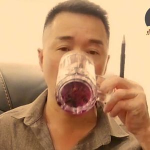 活得好狼狽