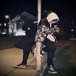 Hands up (feat. Alexx)