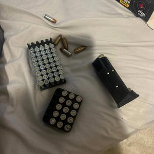 Rockets (feat. 3Krowz)