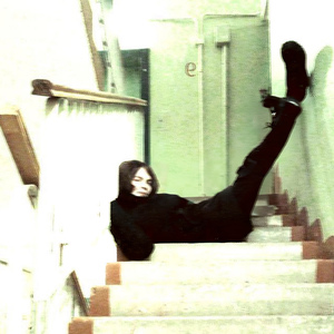 Лежу на полу