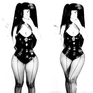 approaches (feat. Flouwsen)