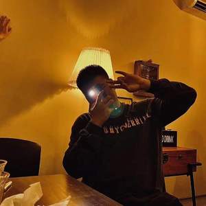 伤心了（pord.YoungMarkin/blueroomboy）