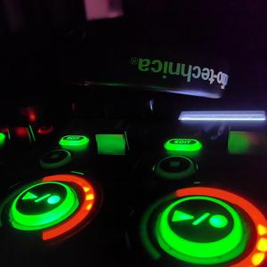 《Mistletoe》cover