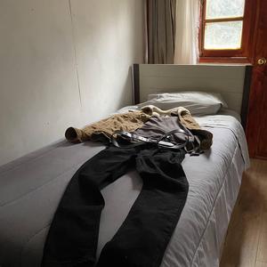 Falta (feat. Brokeboiagain & Oxycxde)