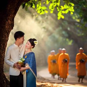 เฮ็ดบุญพ้อฮักเก่า