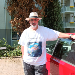 RAKENNAN TÄTÄ MAAILMAA