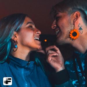 Seguir Jugando (feat. Llanca Berjeli)