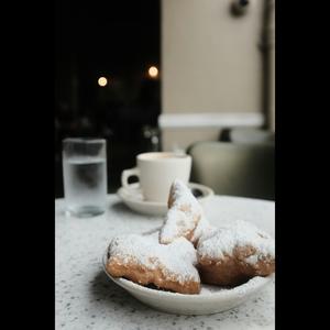 Coffee & Beignet