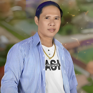 ບ່າວນັກຮຽນອົກຫັກ