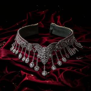 Diamond Collar