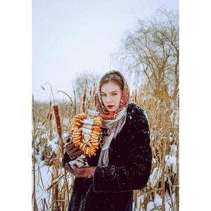 Я вечор млада