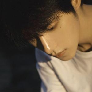 相反的默契  云