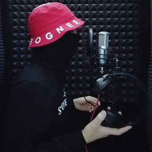 Я ебашу на бит