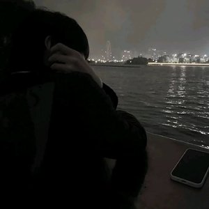 我们两个都拉过勾