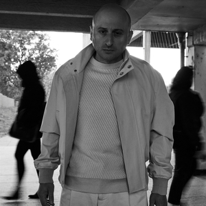 Cinco piezas para piano, Paisajes:II. Sombras