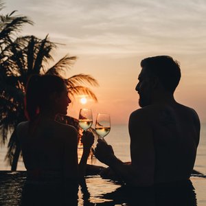 Love Story Never Ends