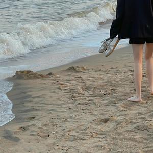 提起笔想写下一些你的片段