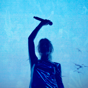 TAP YOUR GLASS (BLUE IN CONCERT version)