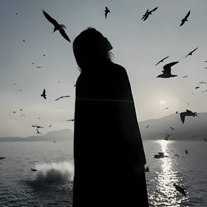 放弃爱情的男人没一件事干得好