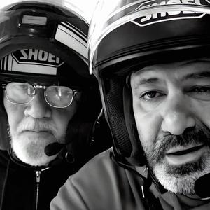 და იმ ბედნიერ დღეს გაუმარჯოს Cheers to that happy day .