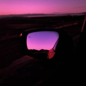 검은색