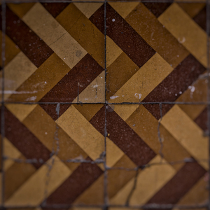 העיר הזאת חורקת