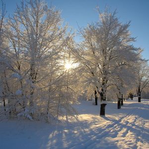 BAJU DARIMU JADI BAJU BEKAS SUDAH KULEPASKAN DIRI DARIMU