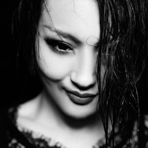 金雨-08.不值得爱吗DJ（金雨 remix）