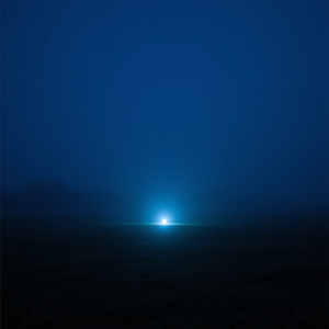 Trong Bóng Tối Yên Lặng... Một Tia Sáng