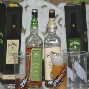 Quer Minha Jack Daniels / Absolut