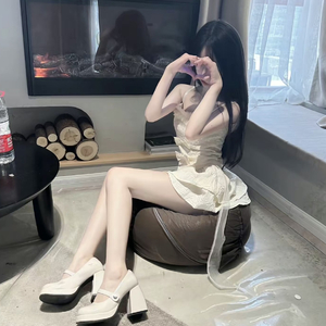 穿上裙子就是兵