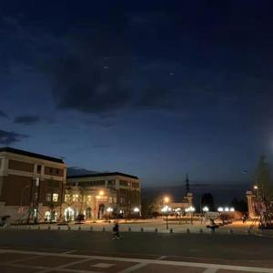 他甚至没抬头看看晚霞