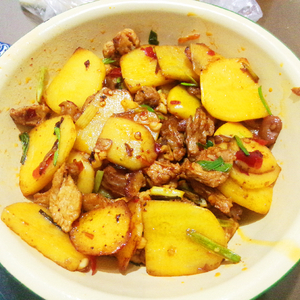 她说每个人的心中都有一首歌