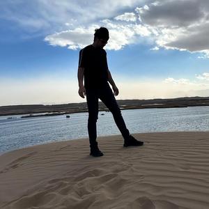 kimse gidemez yalnızlıktan daha uzağa