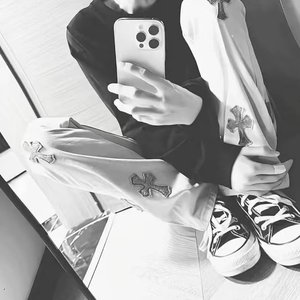 我拥抱我和我的伤