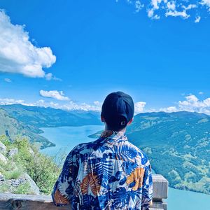 川の流れのように（川流不息）