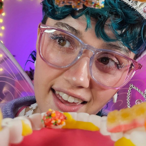 Gold pixie dust tooth candies