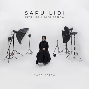 Sapu Lidi Istri Sah Jadi Janda