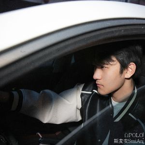 白POLO