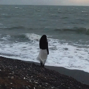 the sun don’t shine, the tears don’t show