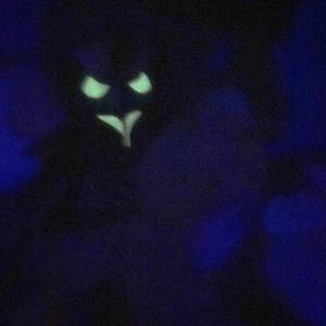 WhenItsDark (feat. Yungg Vibes)