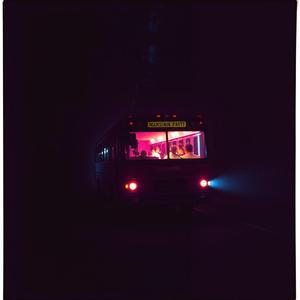 Steg på en buss, till en fest på landet  by @bushylife