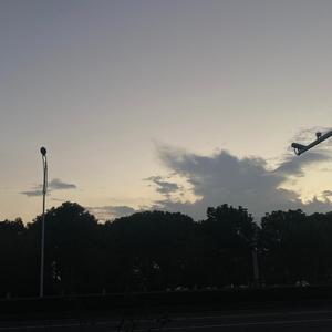 异地.