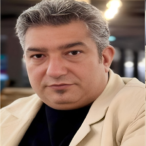 Nemli Gözle Bakıpta