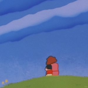 她就站在那里好像一直在等我回来