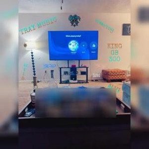 Dreams On Bein Rich (feat. Say Peevy)