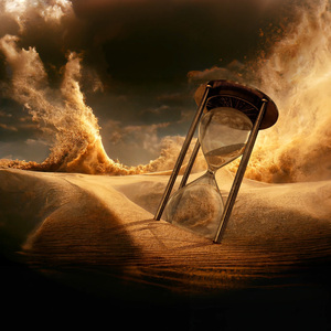 Sandstorm in the hourglass