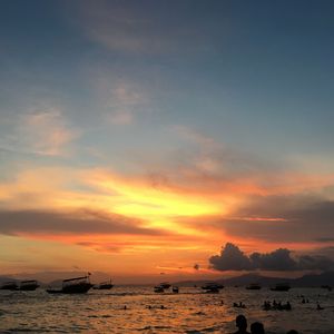 我怕你已走又怕你未止